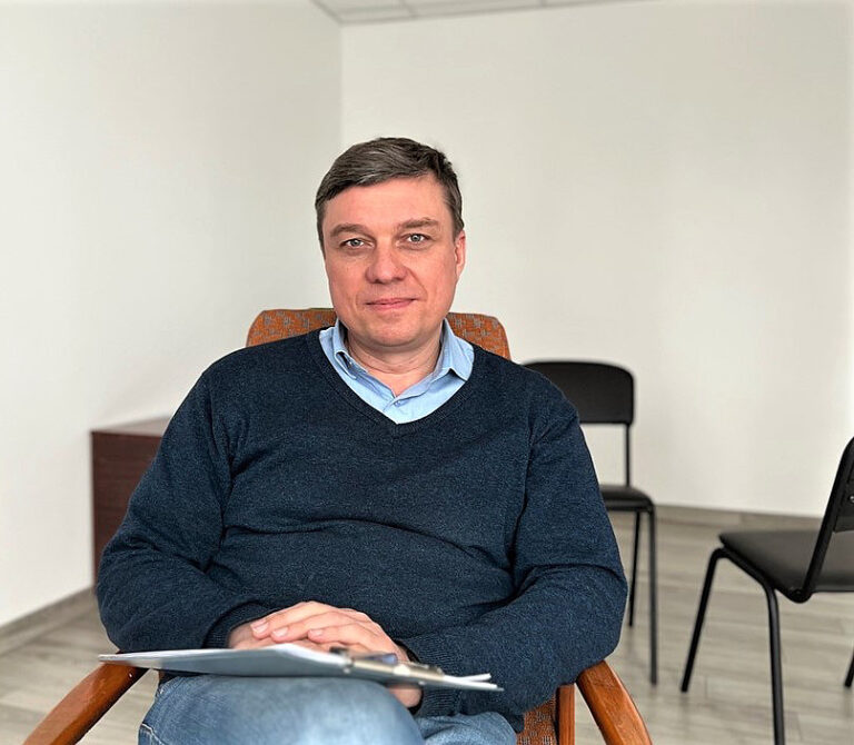 Знайомимося з командою Київського міського кризового центру «Соціотерапія»! 